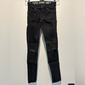 FOR BUYER H&M DIVIDED SUPER SKINNY ANKLE JEANS WITH RAW HEM